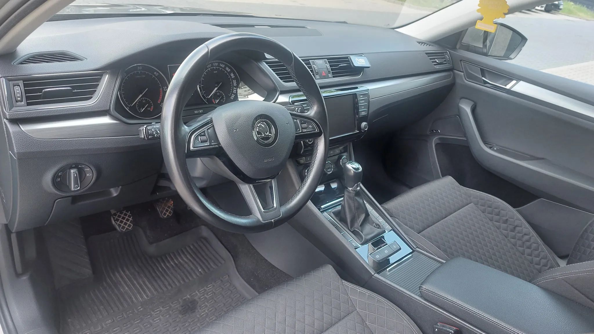Skoda Superb Skoda Superb 2,0 TDI STYLE 2017 ROK
