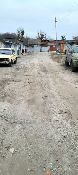 Гараж в кооперативі.