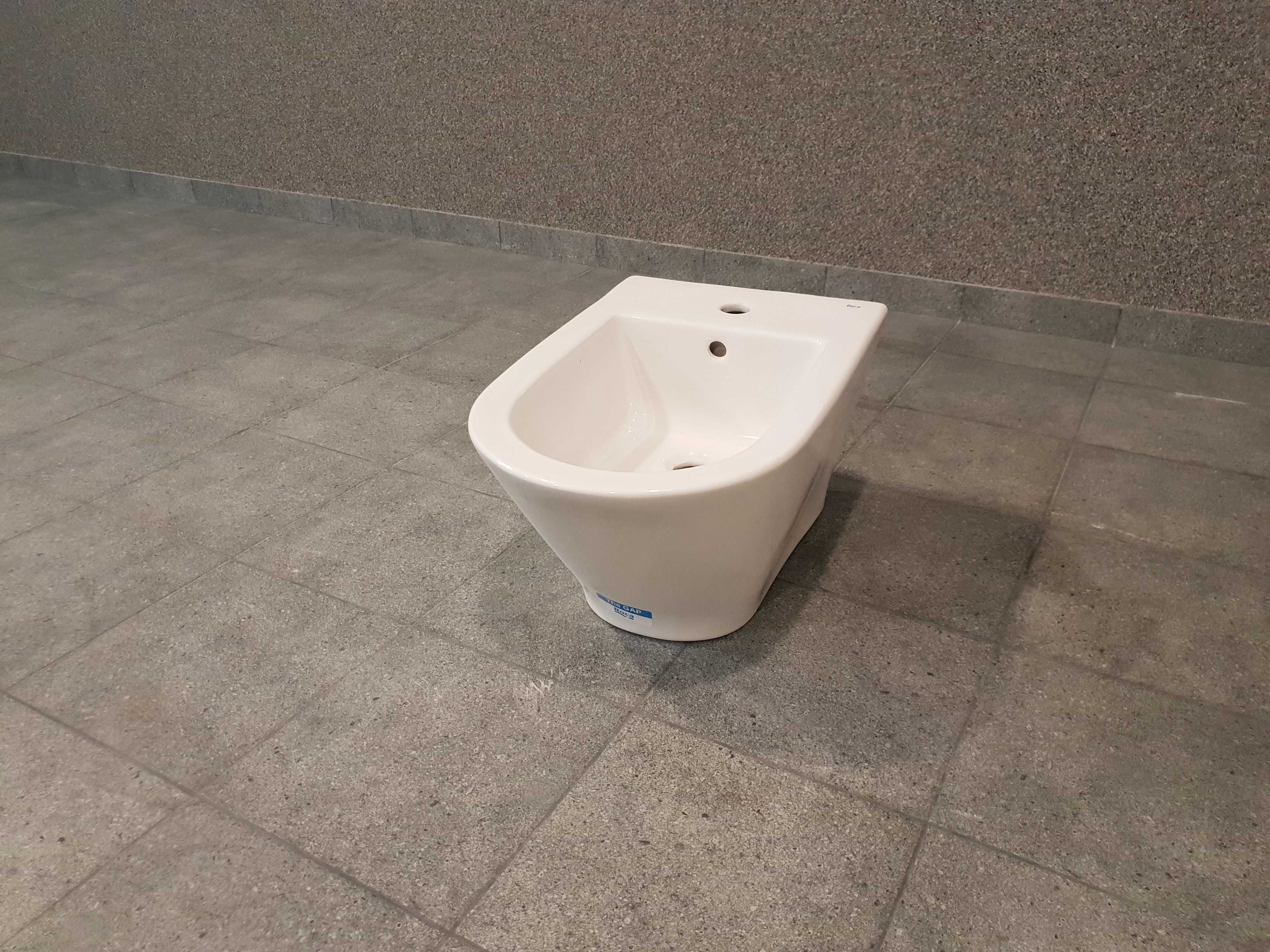 Sprzedam bidet nowy.