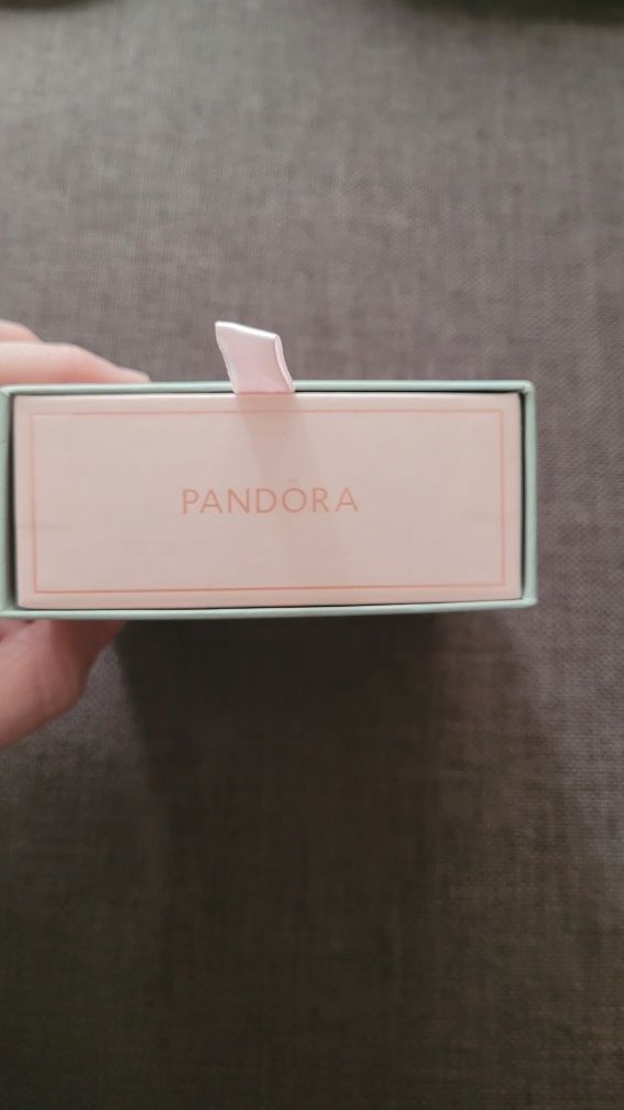 Pudełko na bransoletkę Pandora szaro różowe 9x9cm