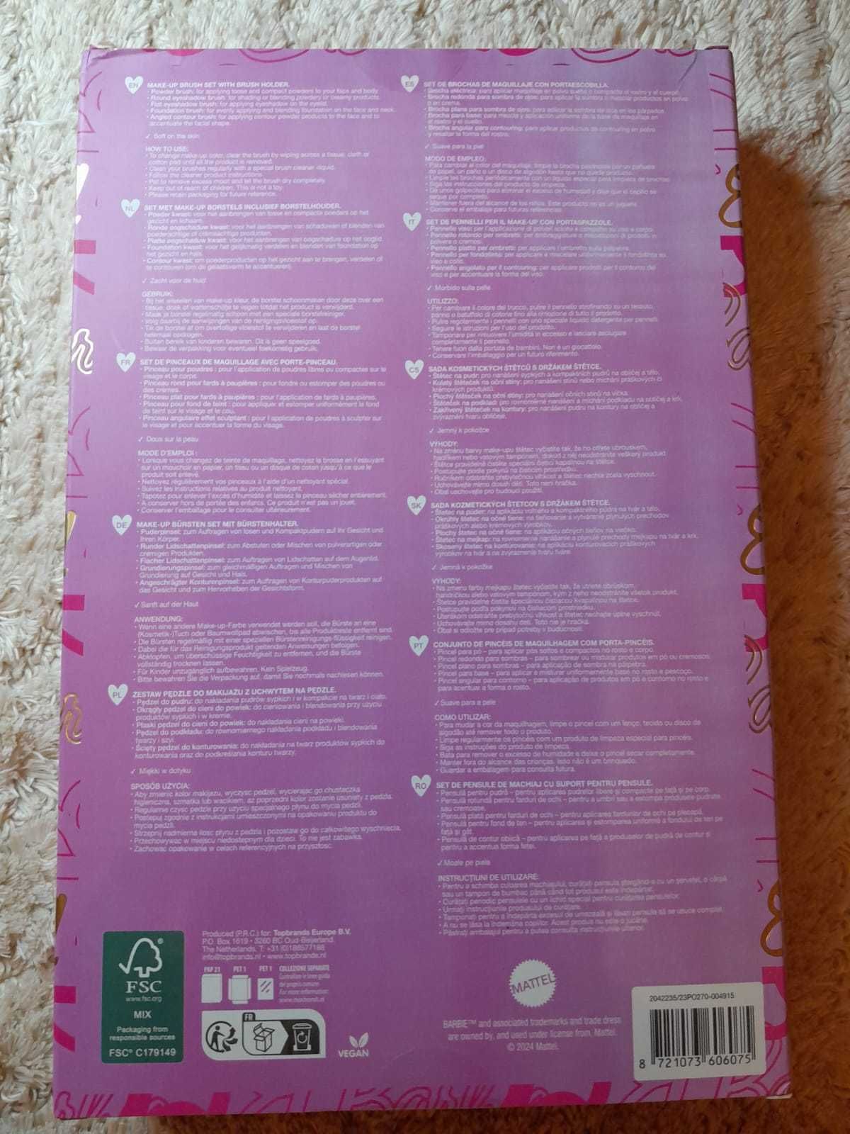 Nowe pędzle do makijażu w pojemniku Barbie HIT