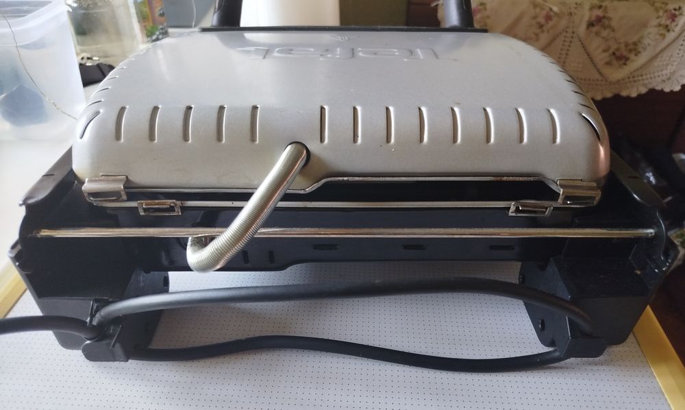 Гриль-барбекю електричний Tefal GC305012