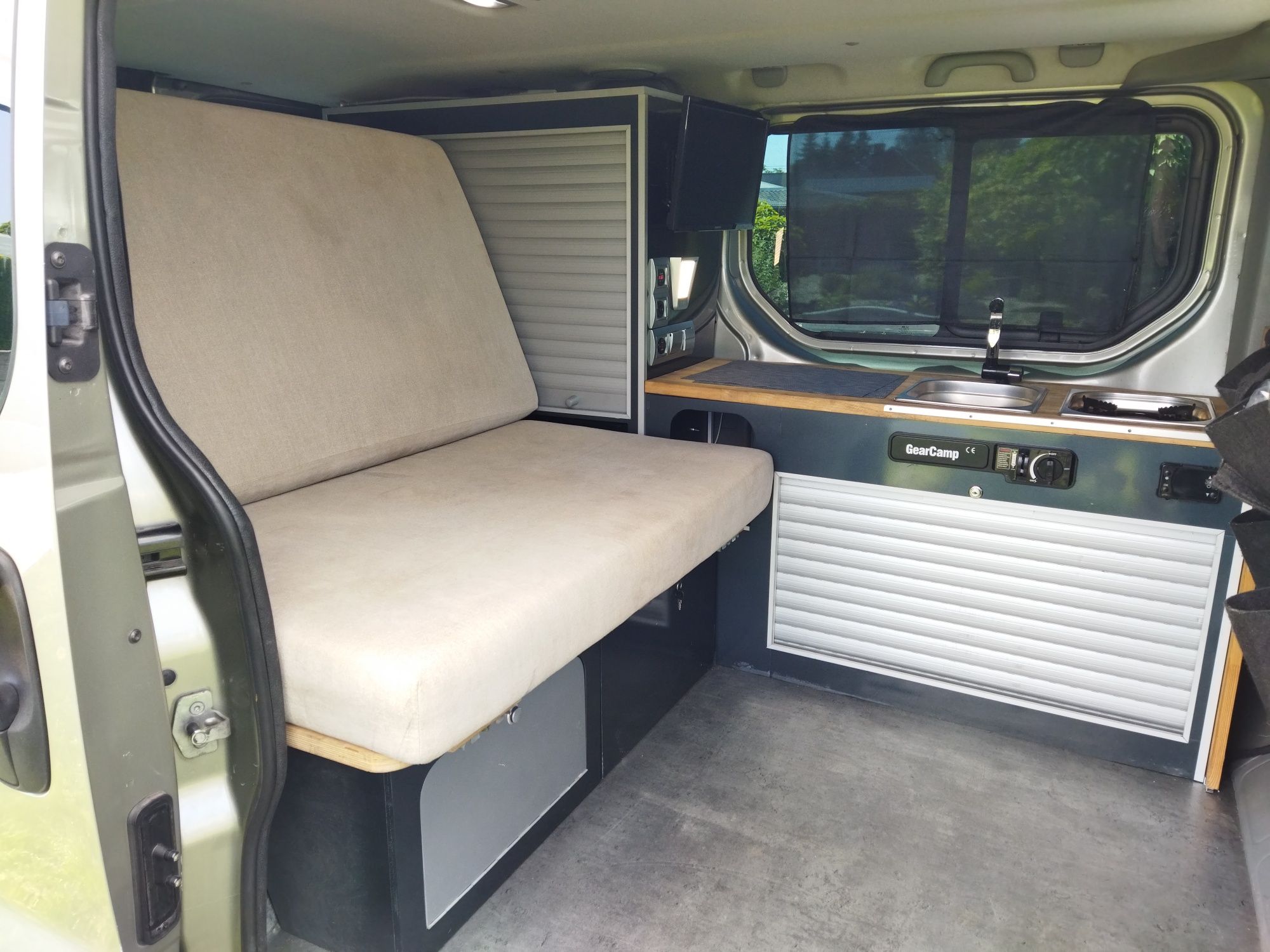 Renault Trafic 2.0 DCI Primaster kamper/bus 8 osób