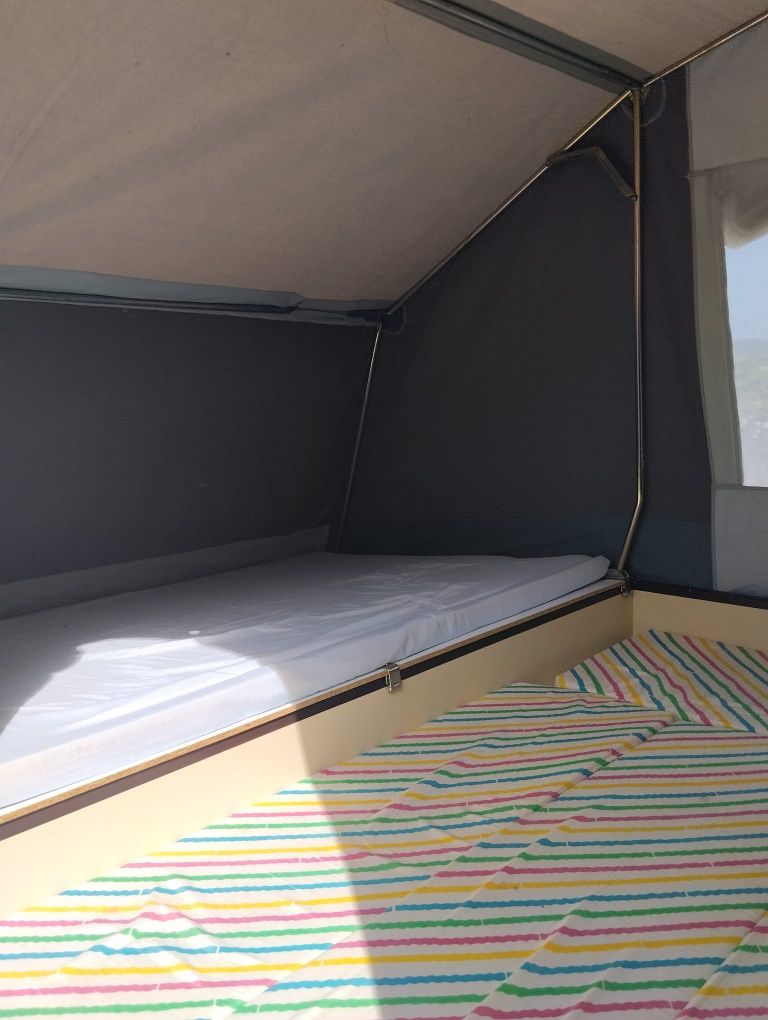 Atrelado auto tenda
