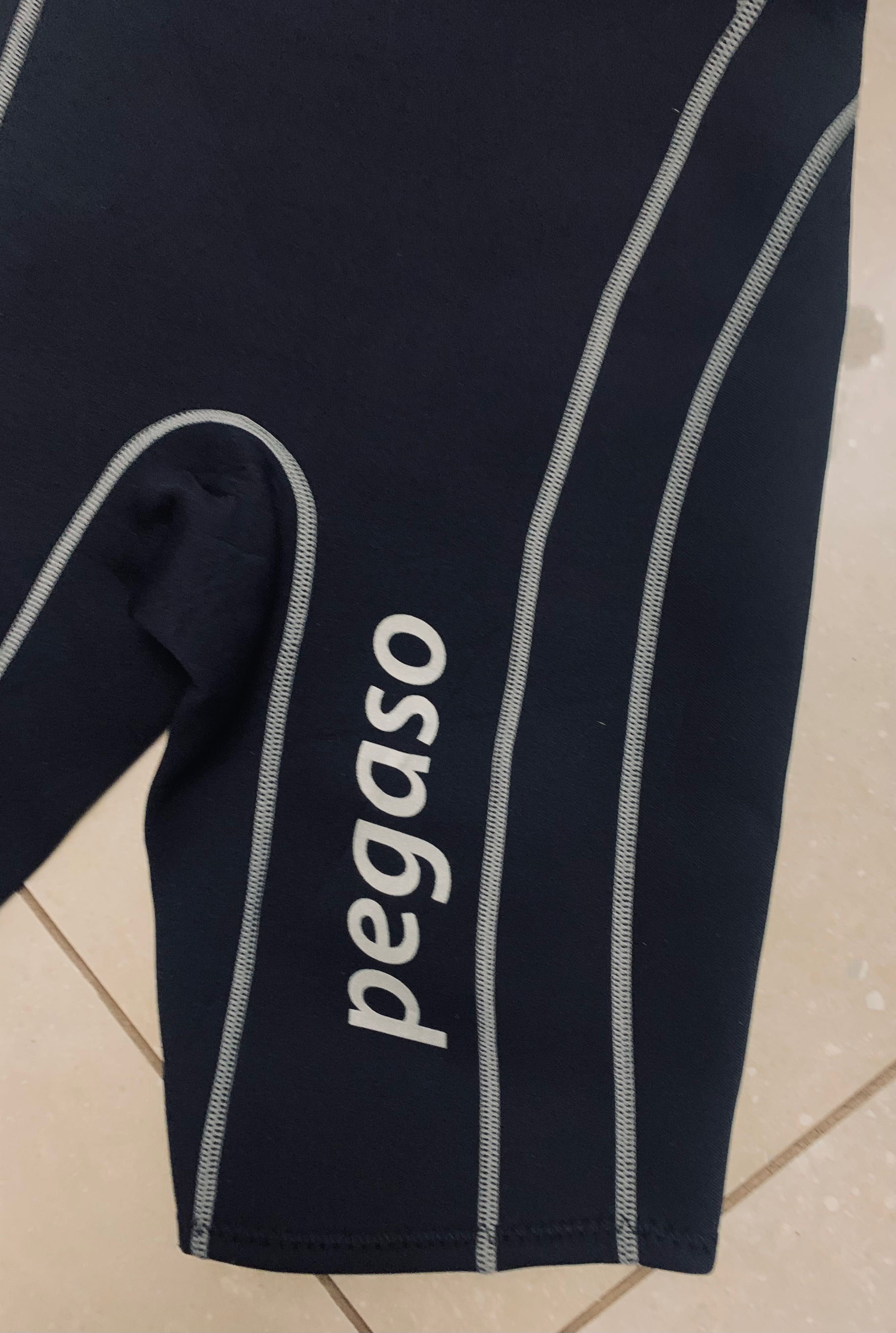Kombinezon pływacki pianka neoprenowa Pegaso XS nurkowanie, extra stan
