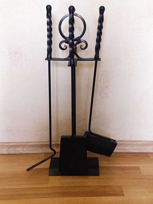 Камінний набір, прилади для каміна грубки та барбекю