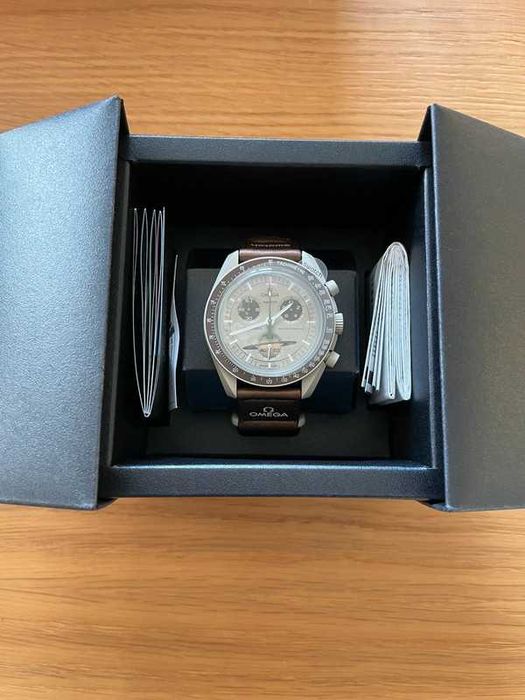 Omega x Swatch Bioceramic Saturn - SO33T100 Ringed Dial Detail