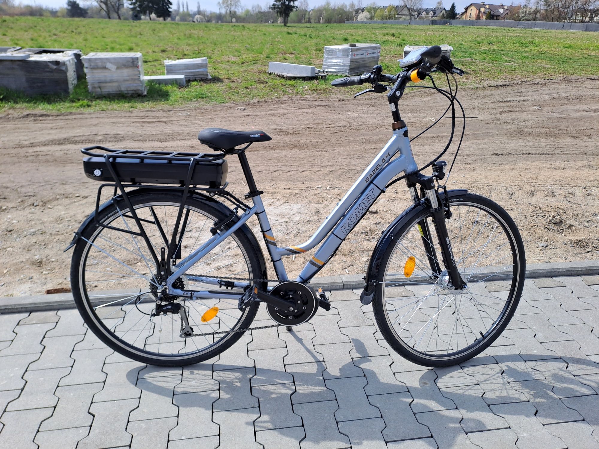 Rower elektryczny trekkingowy, nowa bateria i silnik