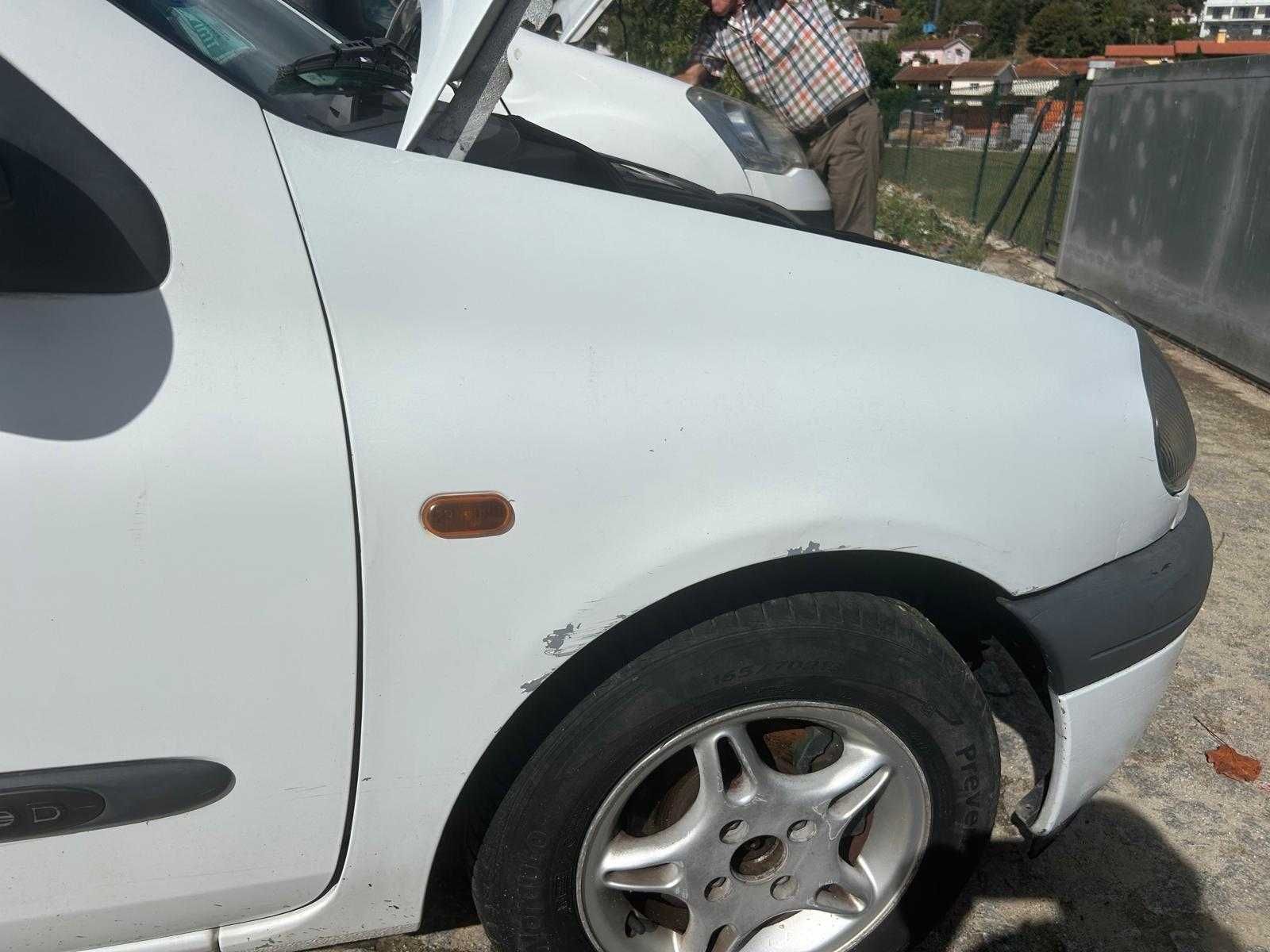 Renault Clio 1.9D Comercial 1999