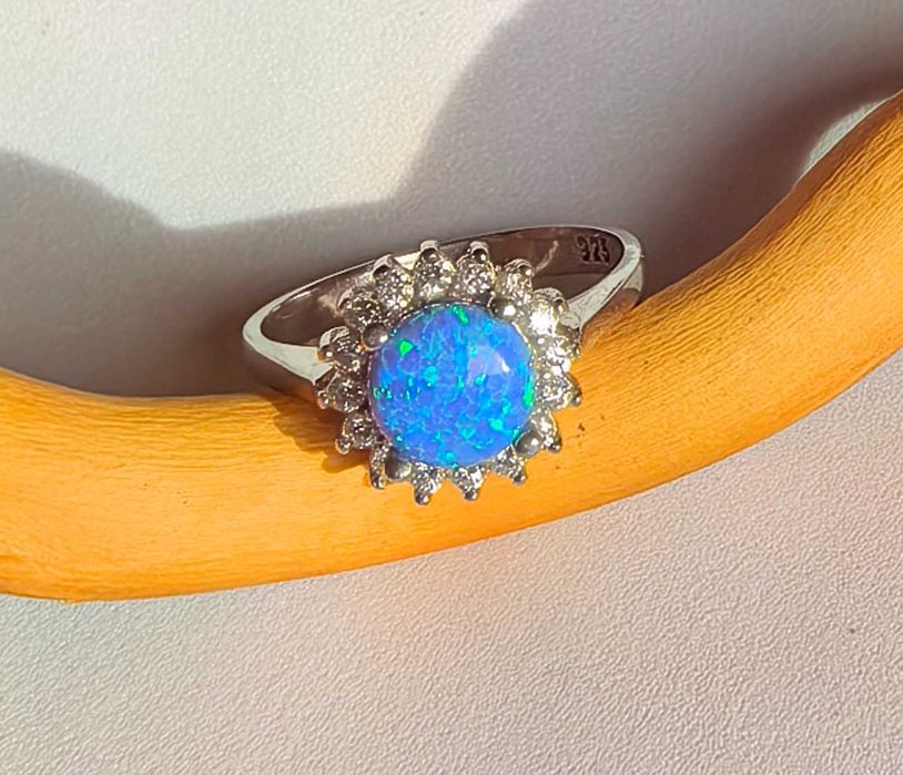 Srebrny pierścionek z OPALEM AUSTRALIJSKIM i cyrkoniami P925 rozm.17