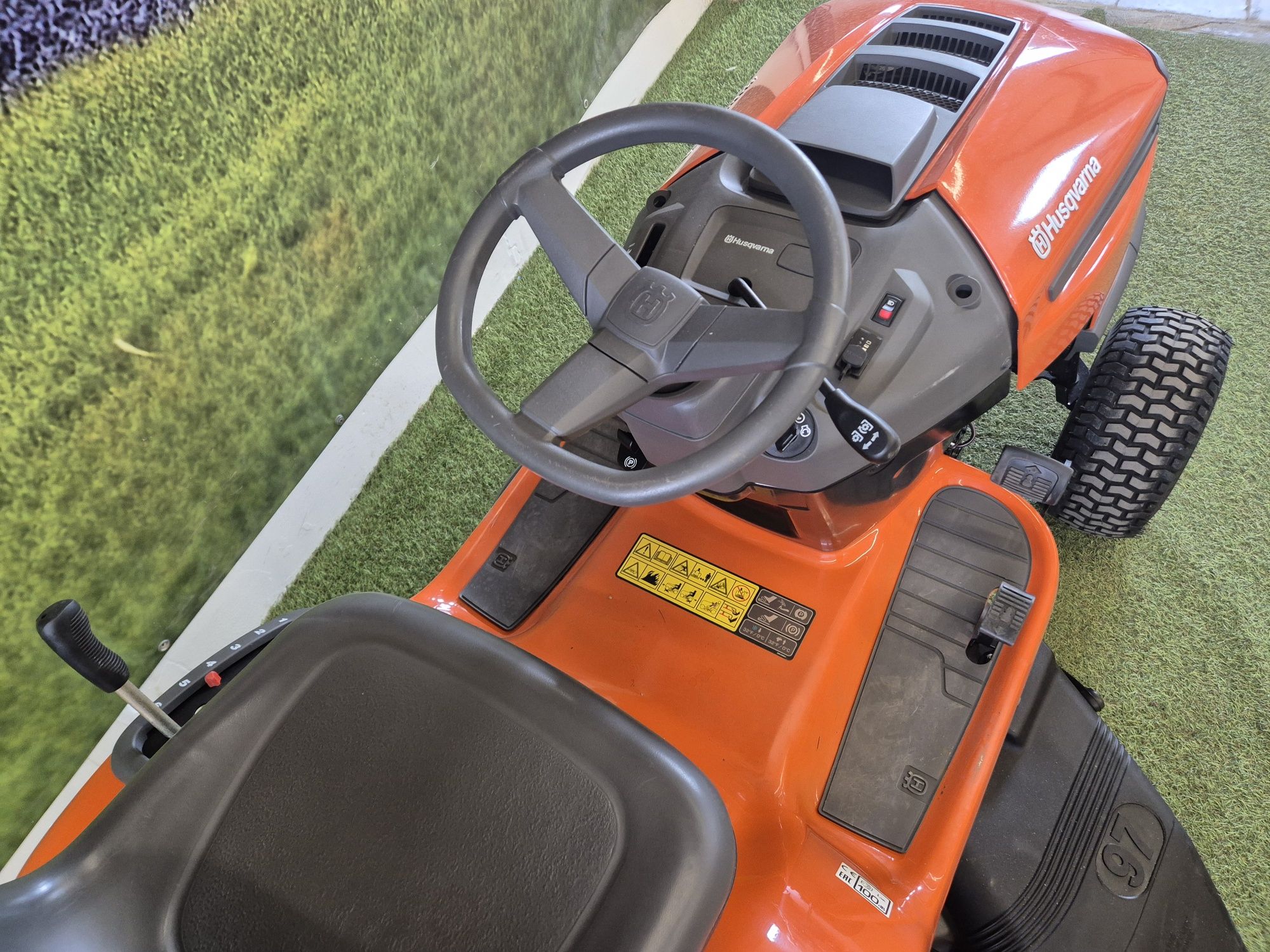 Traktorek kosiarka Husqvarna Briggs pompa oleju automat jak nowy