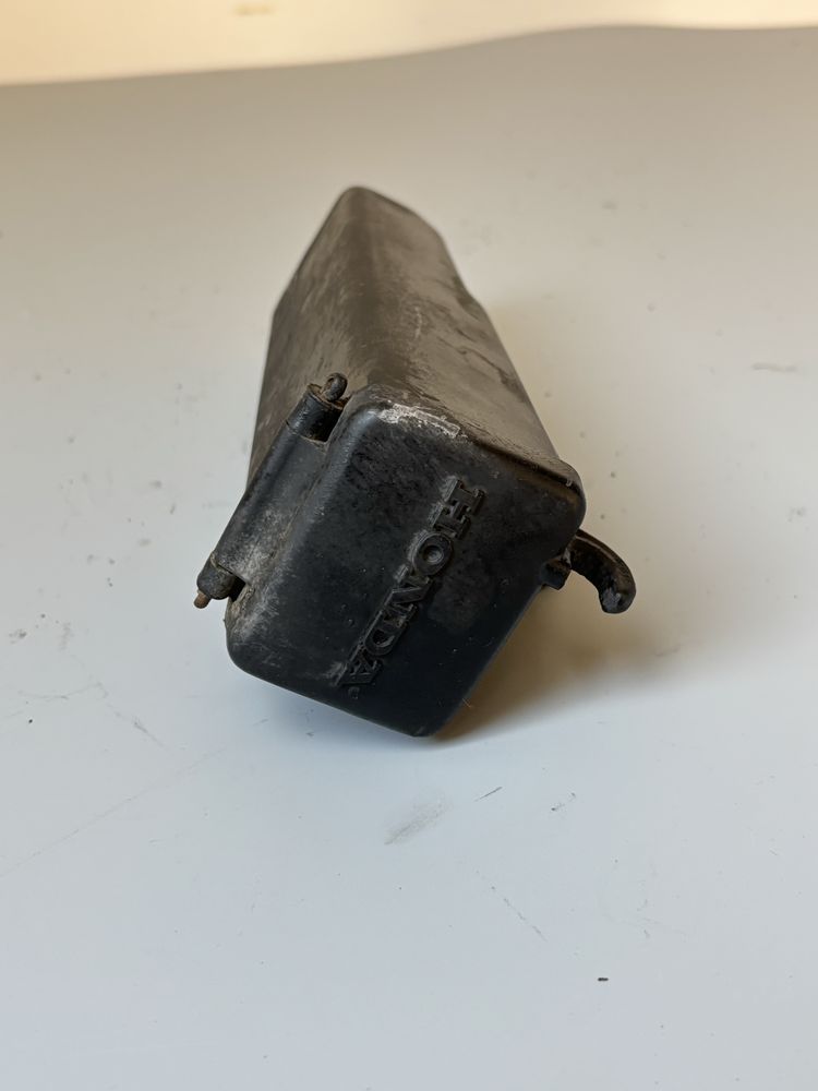 Pojemnik Na Narzędzia HONDA TRANSALP 600 XL