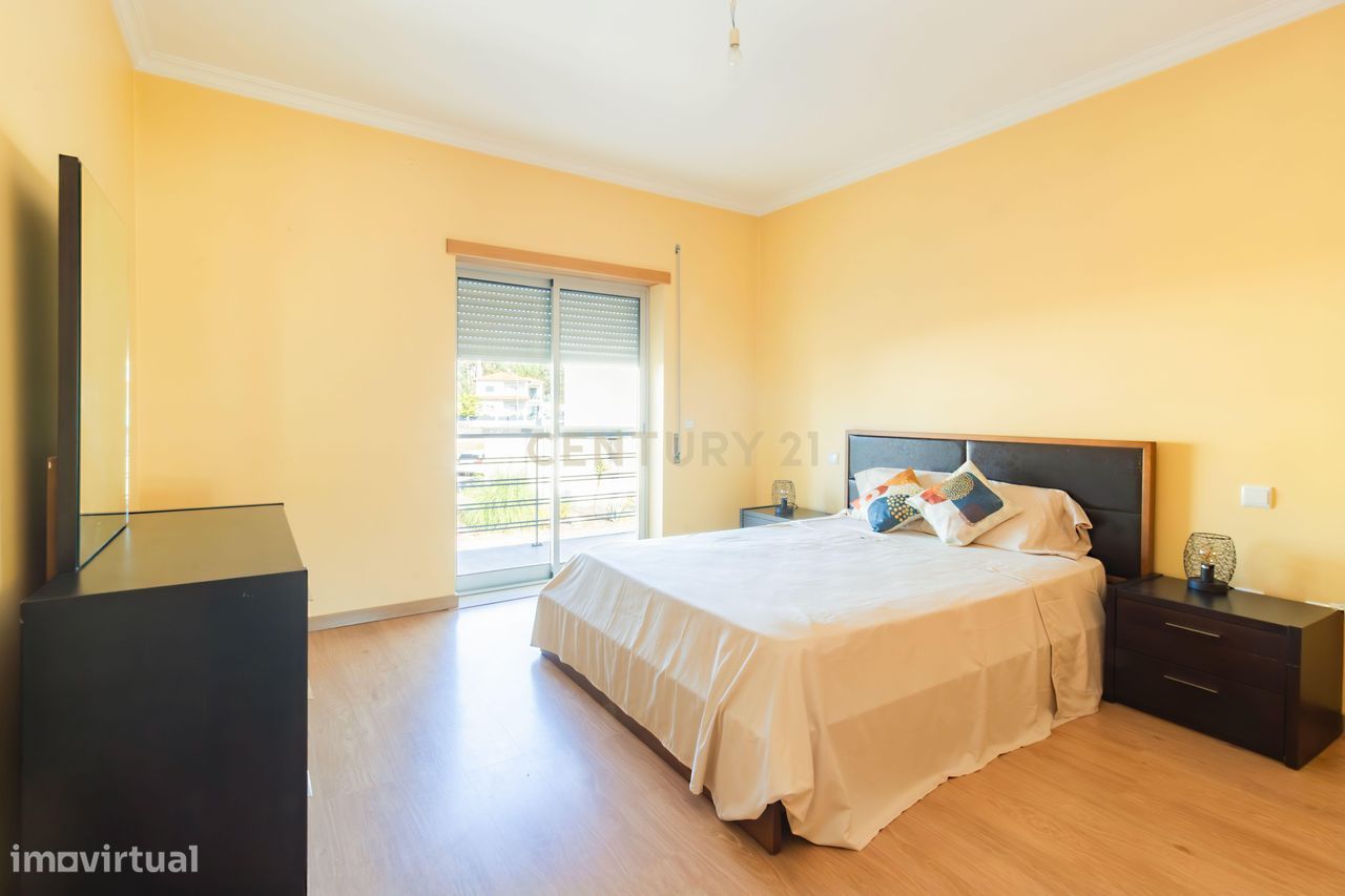 Moradia T4 com Piscina Privativa na Marinha Grande