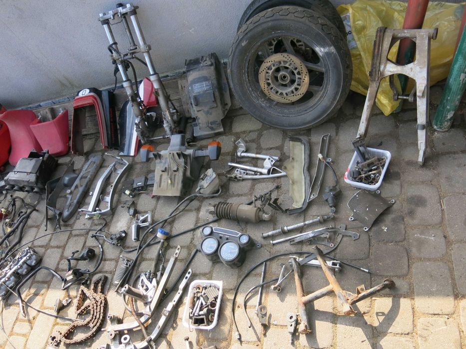 Lagi z kompletnym hamulcem Kawasaki GPZ 600R