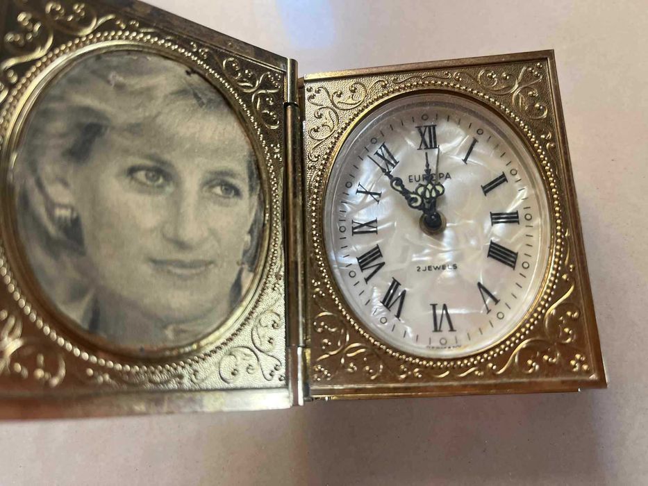 Stary nakręcany mechaniczny zegarek kieszonkowy Europa Germany