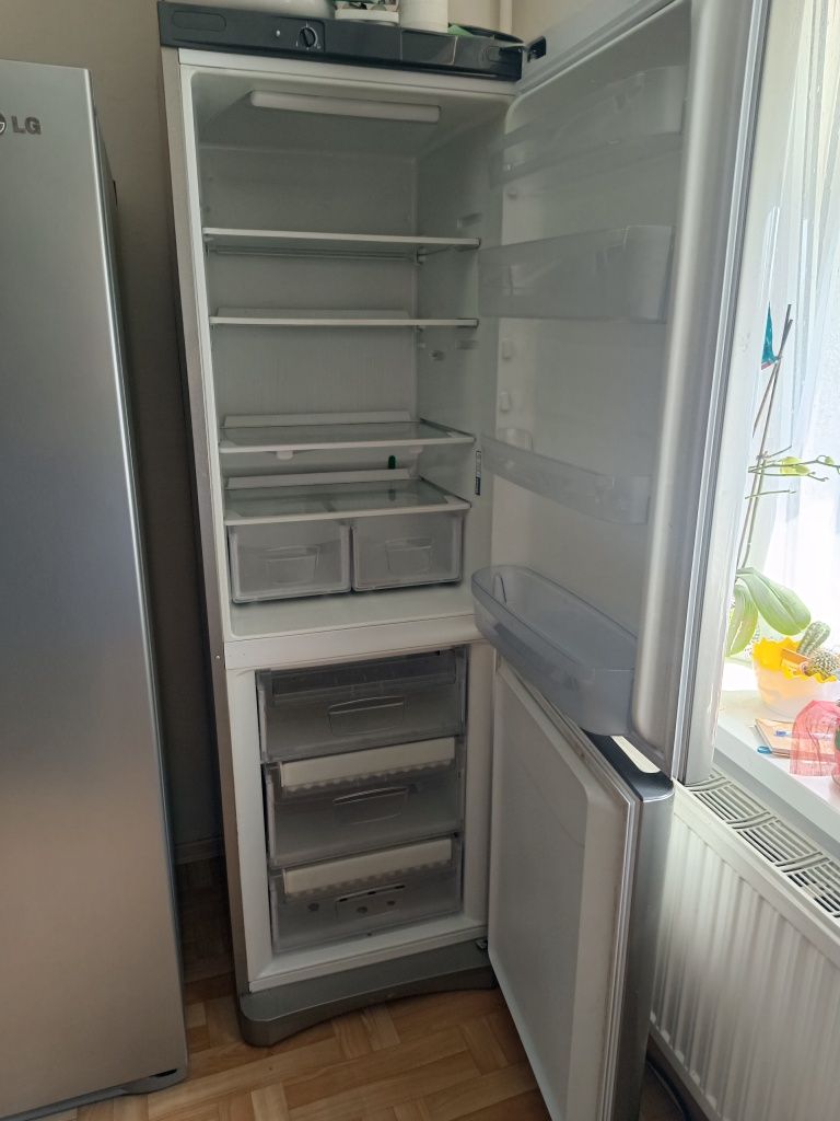 Lodówko-zamrarzaka Indesit
