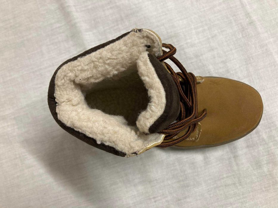 buty dziecięce ocieplane z kożuszkiem miodowe rozm. 32