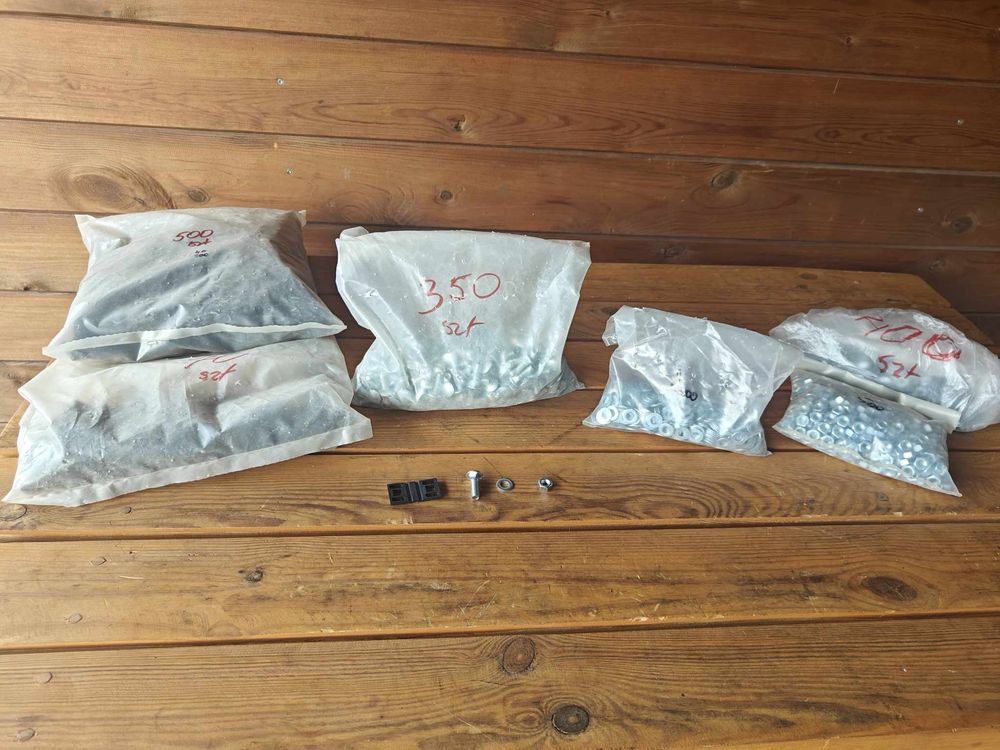 Sprzedam  Obejmy do Paneli, Śruby, Podkładki, Nakretki