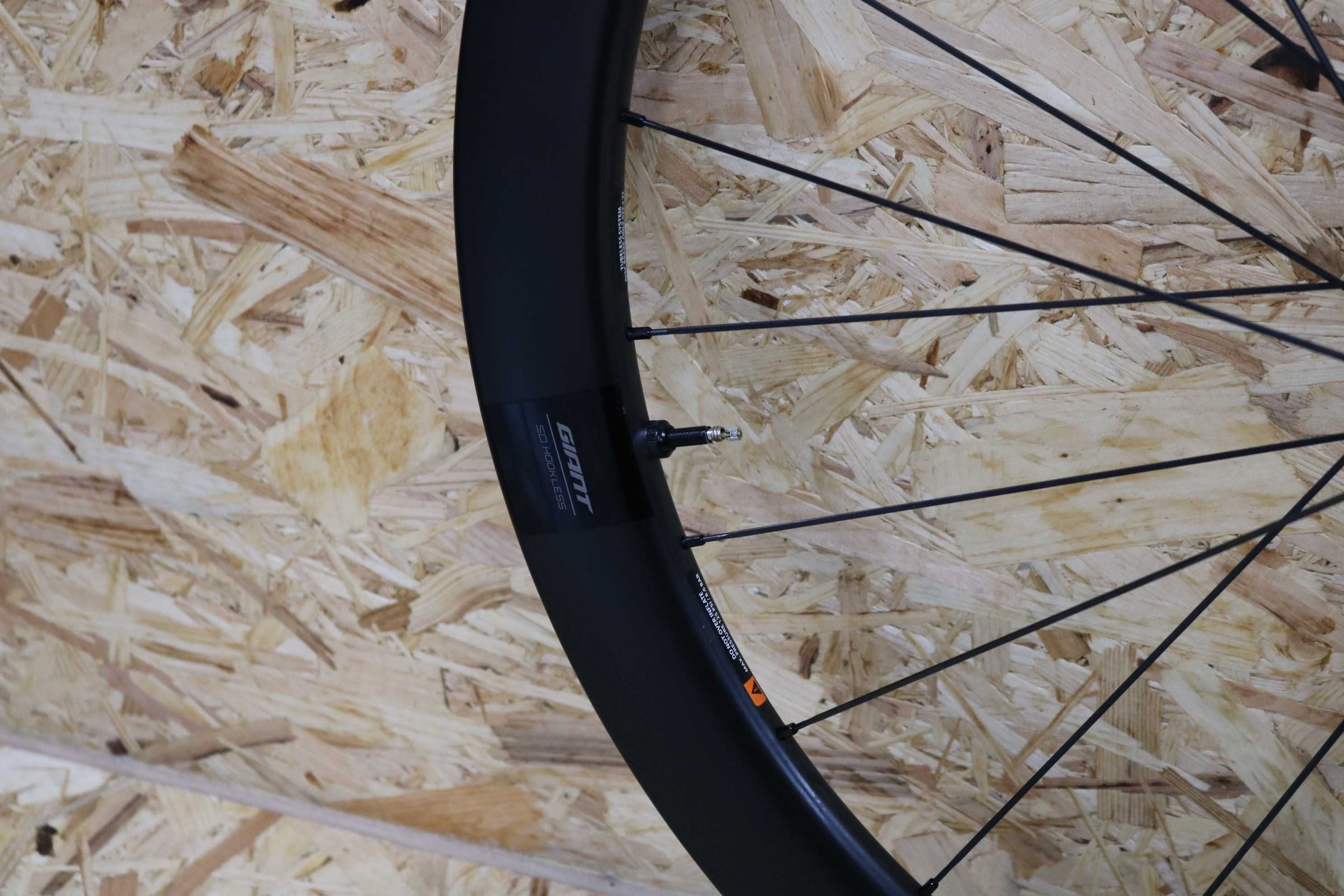 V: Giant SLR 1 50mm - Tubeless ou Câmara de ar