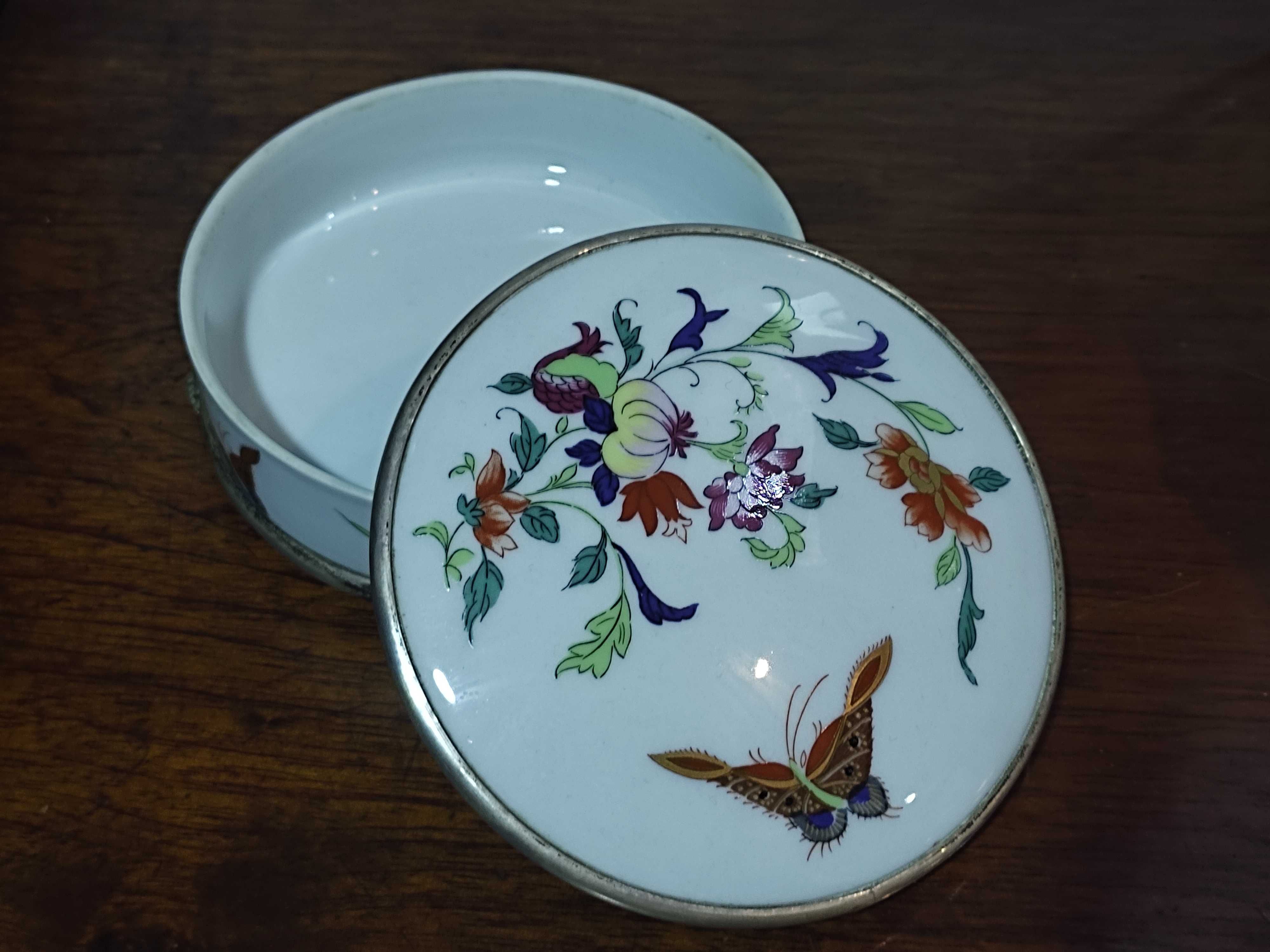 Caixa regaleira Porcelana Vista Alegre com prata