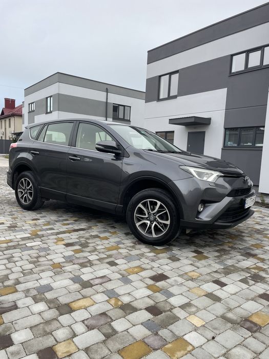 Протам офіційну Toyota Rav4