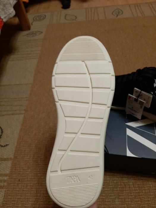 Спортивные туфли Зара