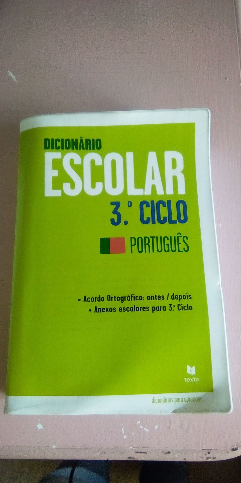 Dicionário Escolar 3° Ciclo Português 5€