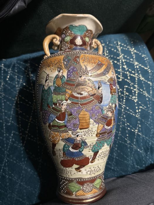 Japonski wazon bogato zdobiony typu Satsuma