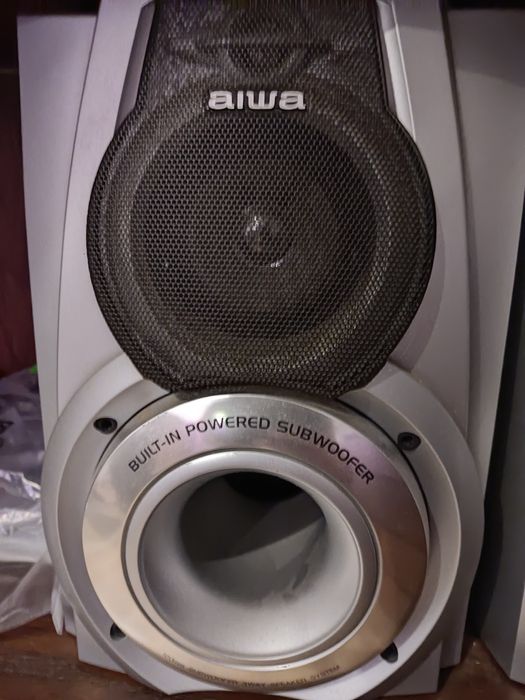 Głośniki aiwa Built-in powered subwoofer 2 sztuki