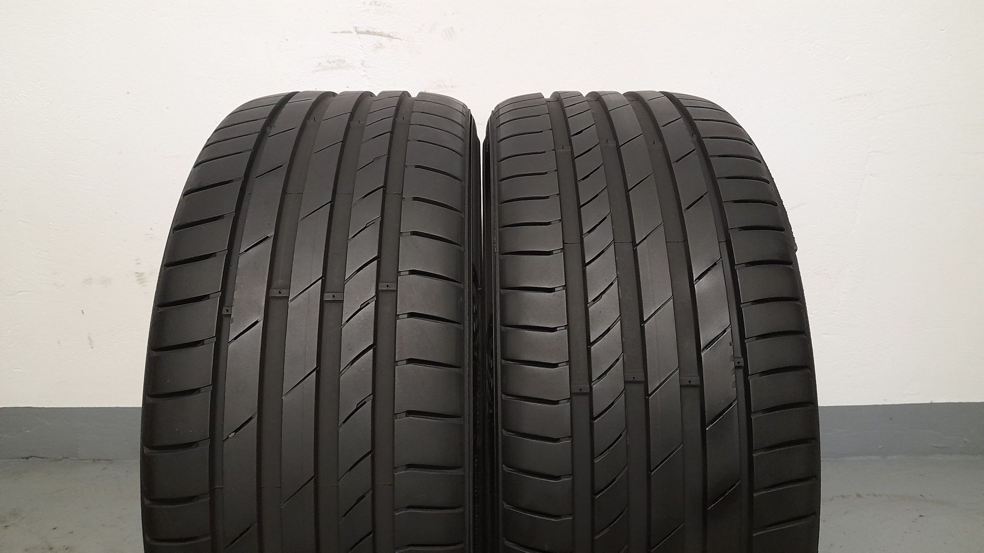 2x Kumho 225/35/19, Lato, 2021r, 6.4mm.