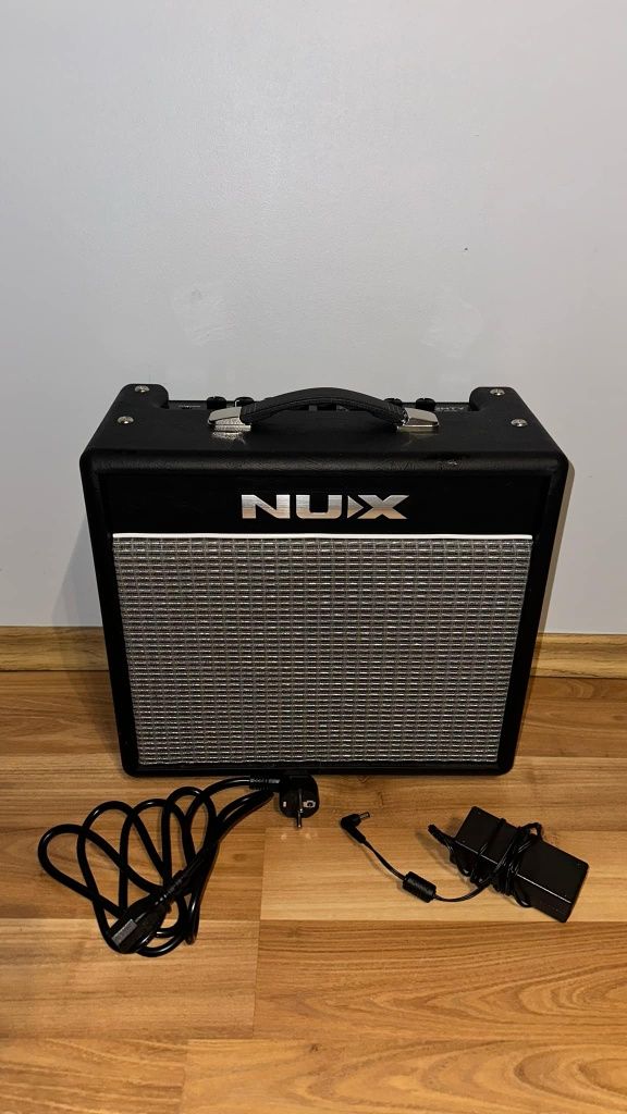 Gitara Elektryczna Corona STANDARD ST M-BLK z pokrowcem i wzmacniaczem