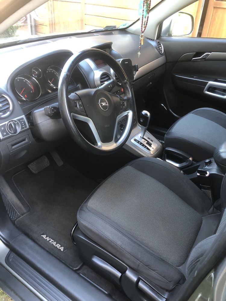У продажі Opel Antara