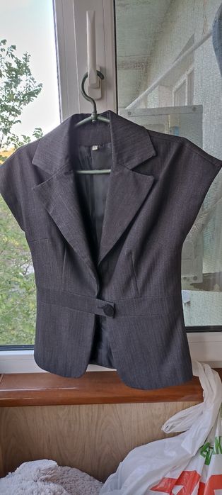 Костюм жіночий, на дівчину-підлітка (жилет і спідниця)