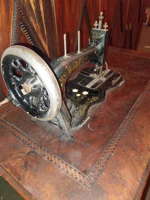 Maquina de costura antiga