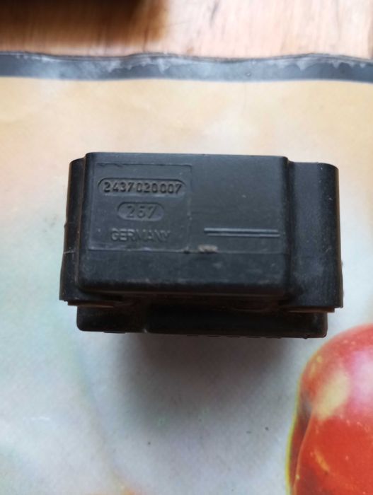 Датчик ЄГРД Мерседес W201 190E.