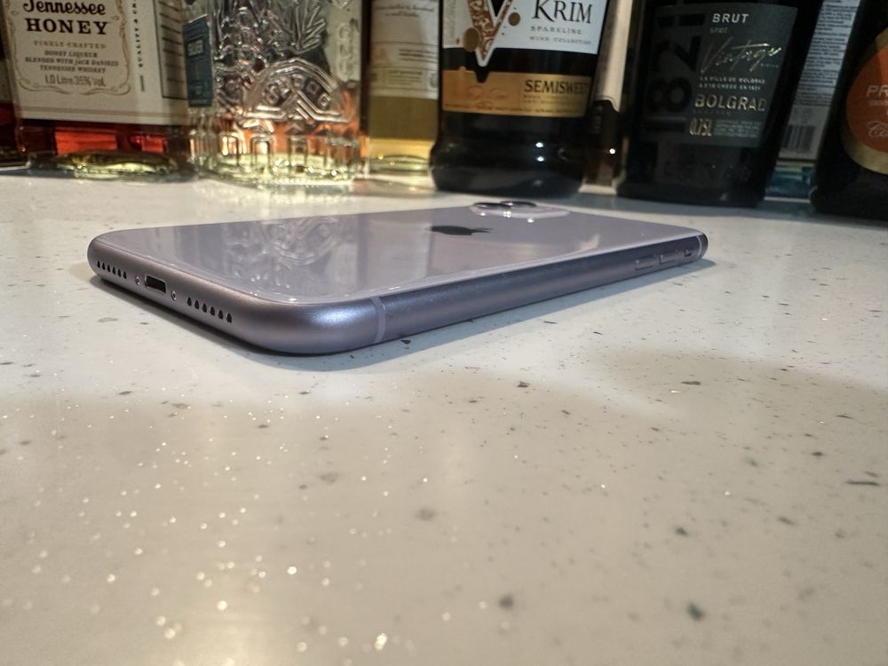 iPhone 11 Purple 128Gb состояние нового, ( iCloud)