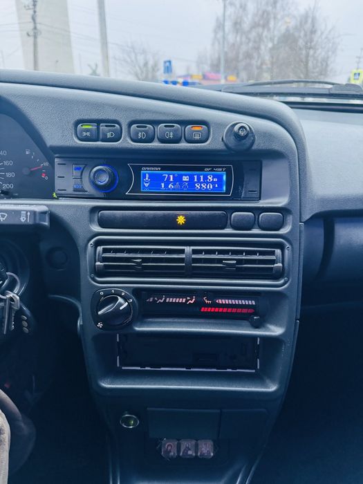 Продам ваз 2199 1.6 бензин