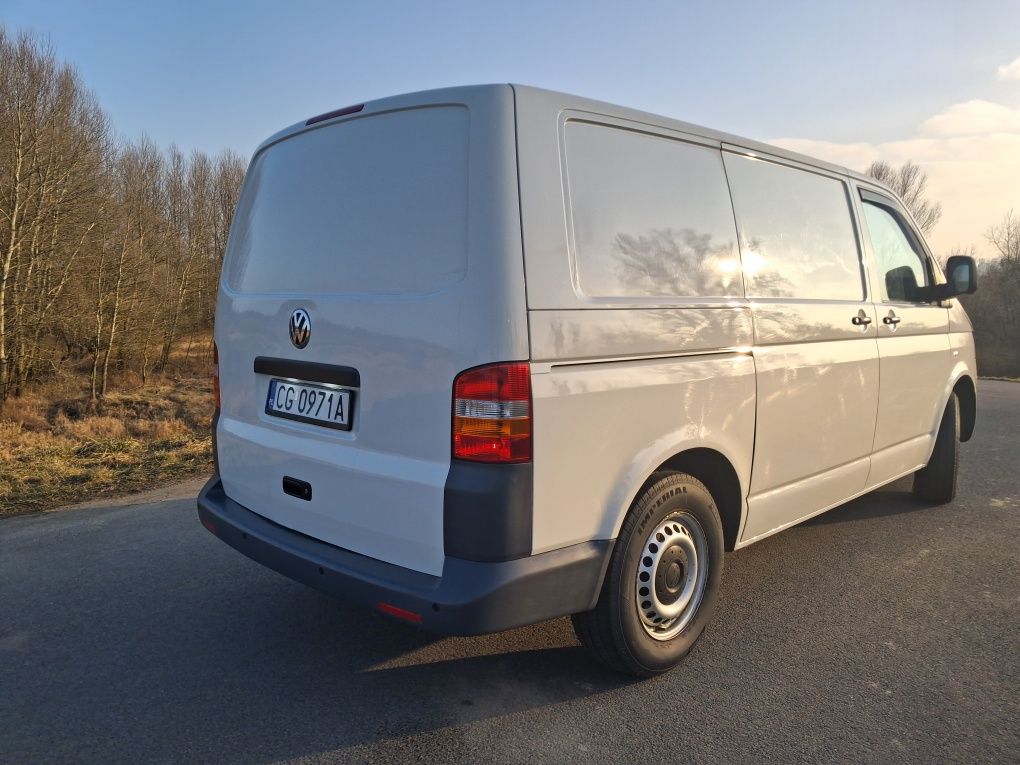 Sprzedam Volkswagena T5 KLIMA