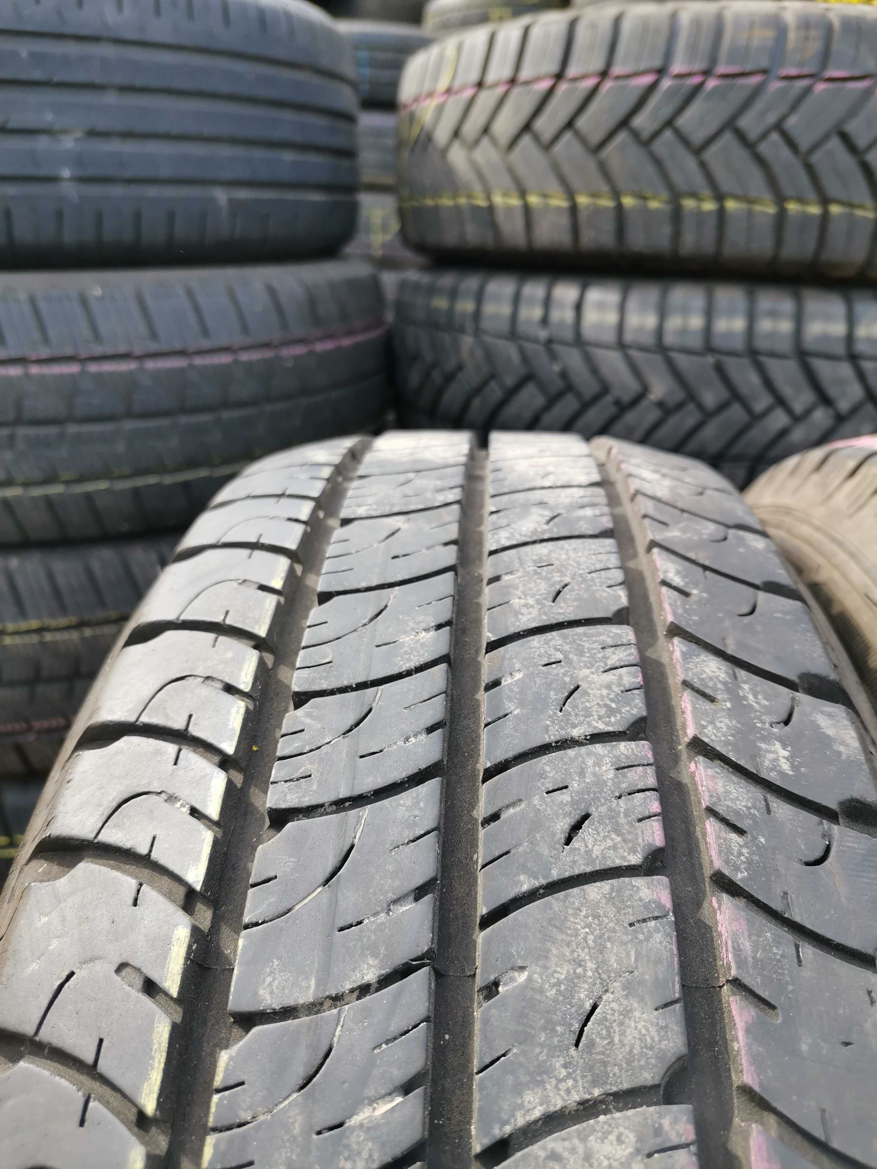 bus lato Goodyear 205/65/16C z 2016r 7mm 2szt