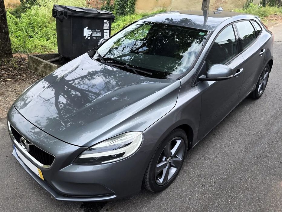 Volvo V40 2.0 D2 R-Design Momentum