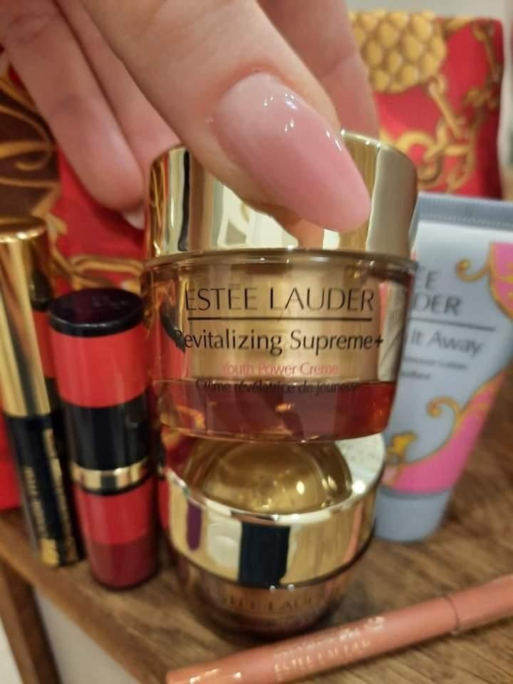 Nowy zestaw kosmetyków Estee lauder idealny prezent