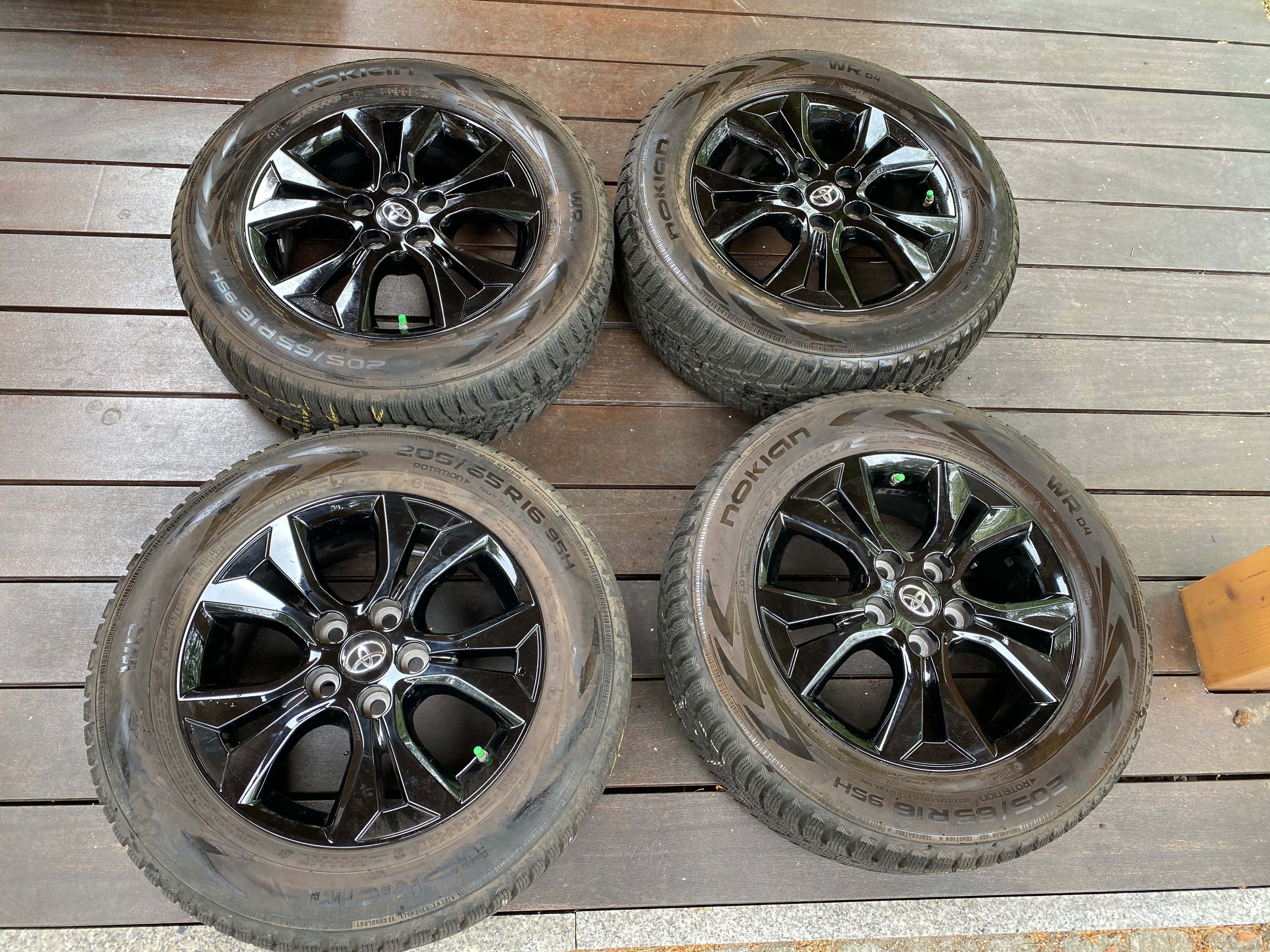 Koła oryginalne zimowe - YARIS CROSS - 205/65/R16 Nokian WRD4 - 8 mm