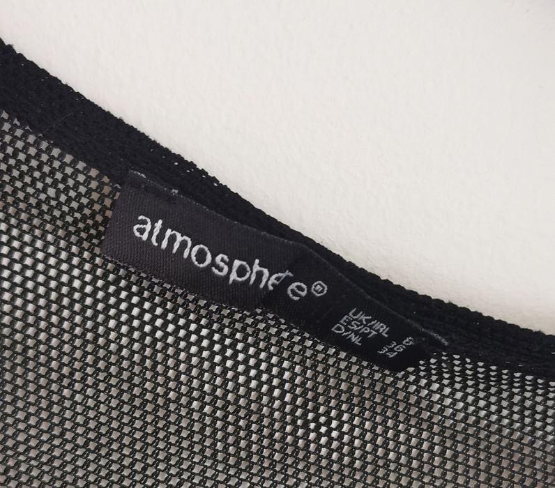 Koronkowa czarna bluzka na krótki rękaw