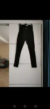 Czarne spodnie Zara