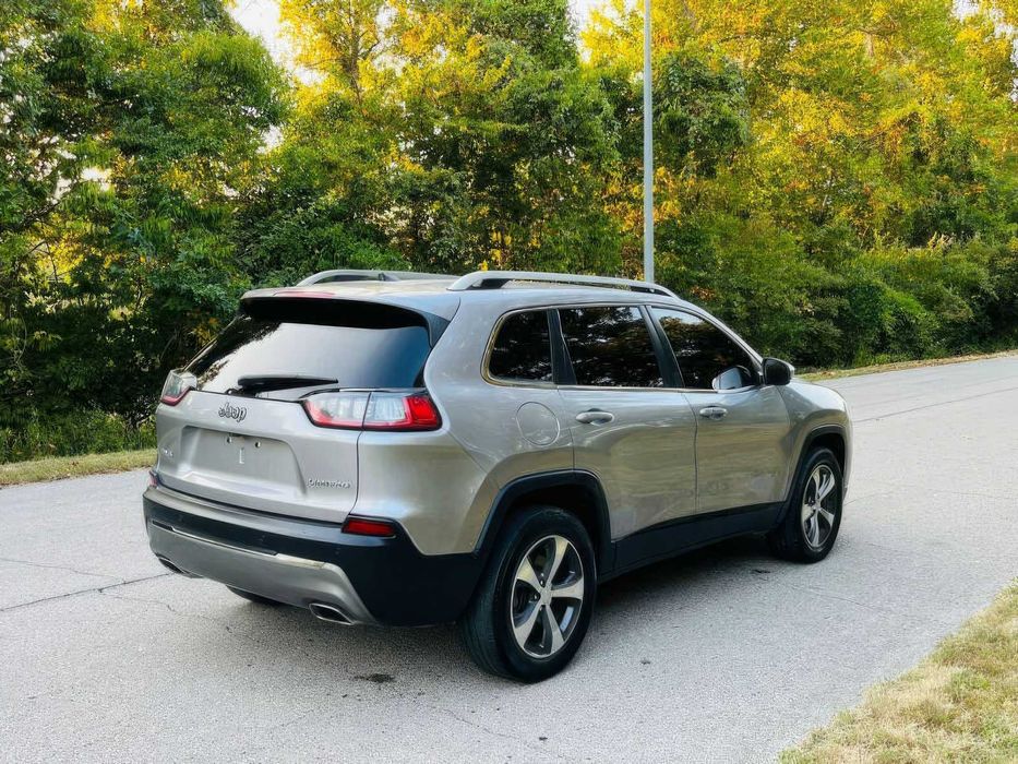 Jeep Cherokee Limited      2019