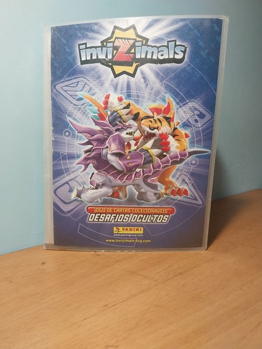 Caderneta Invizimals [Desafios Ocultos] COMPLETA