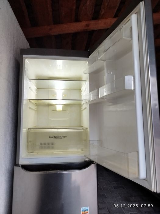 Продам холодильник LG