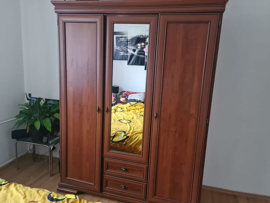Szafa do pokoju lub sypialni