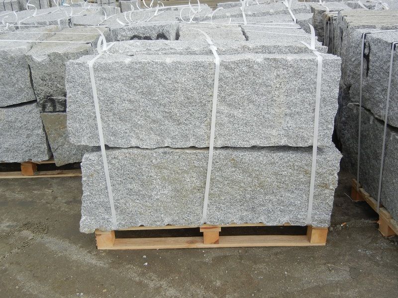Bloczek granitowy,kamień murowy szary 40/40/60-120cm surowo łupany