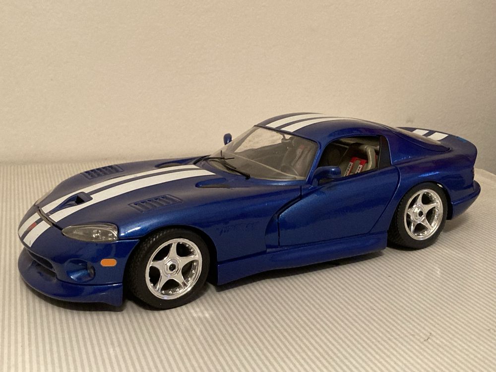 Miniatura Dodge Viper Burago 1:18